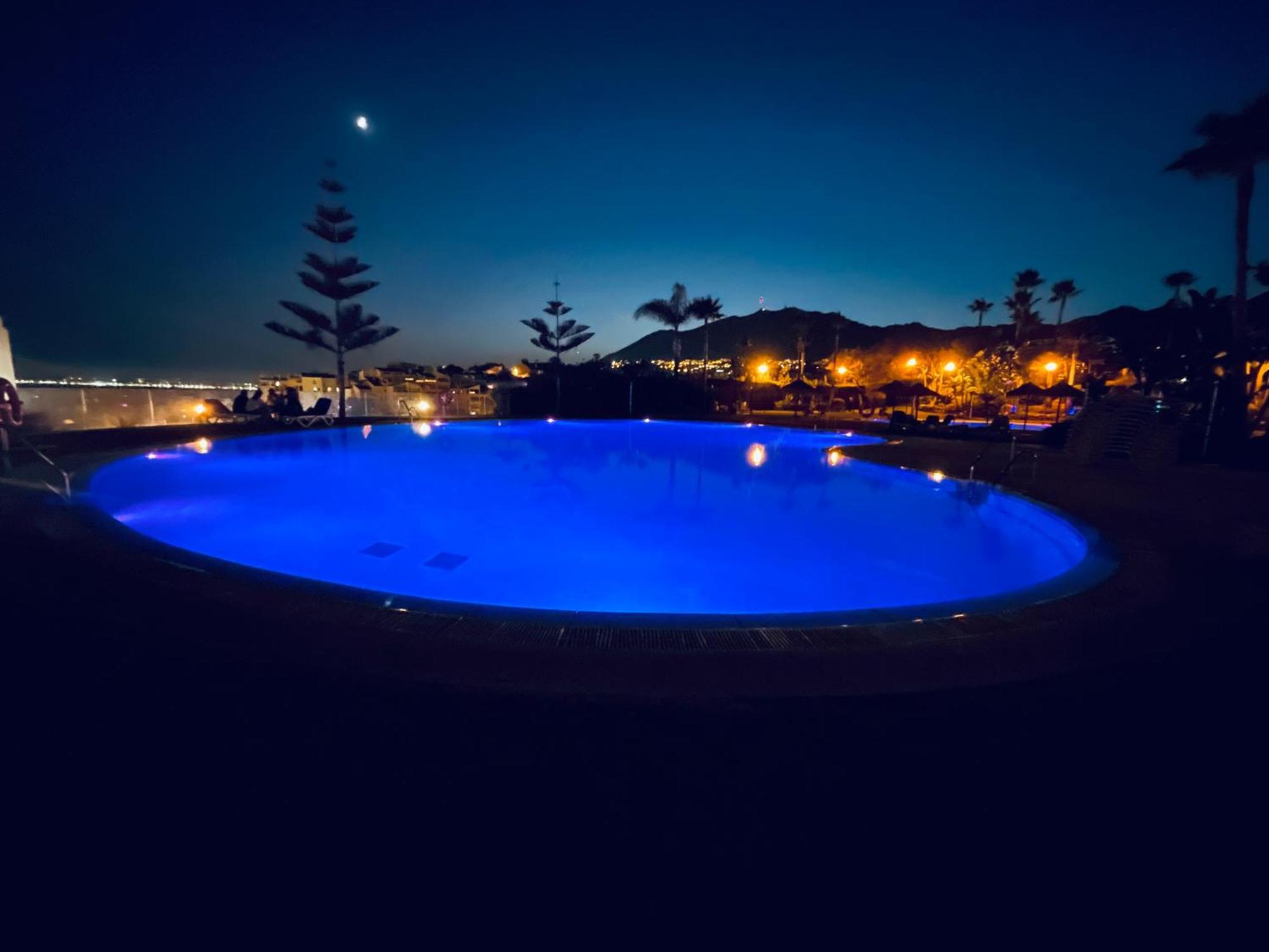 Luxury Apartment Benalmadena First Line Exteriör bild